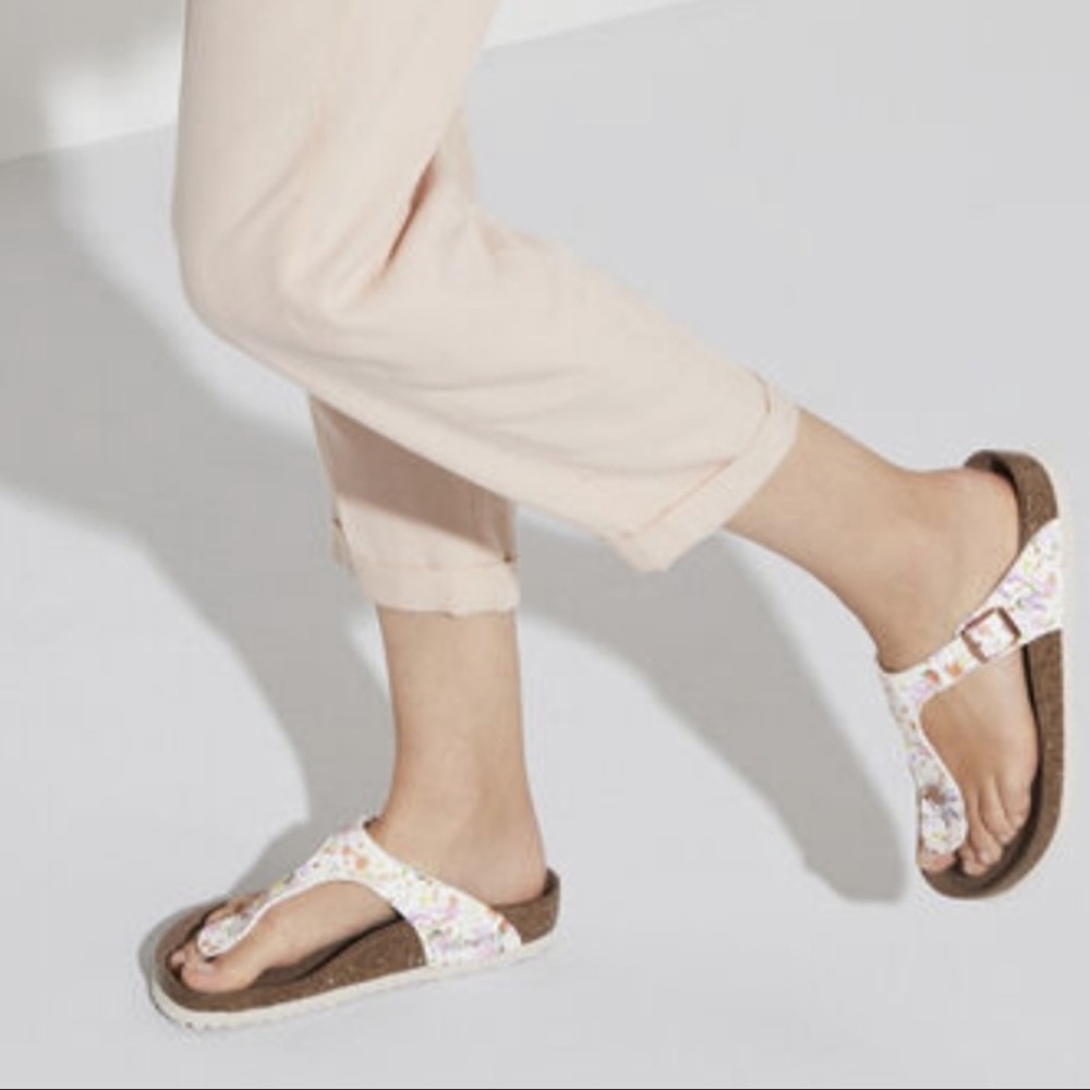 📌SOLD📌 BIRKENSTOCK GIZEH VEGAN LEATHER SUMMER FLORAL LIGHT ROSE FLIP FLOPS🆕 - Picture 5 of 9